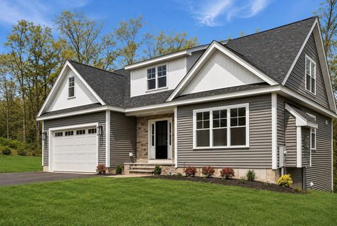 Photo of 68 Farmington Road, Nashua, NH 03060 (MLS # 5088776)