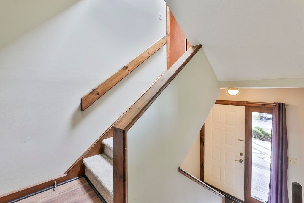 Photo of 6 Cornwall Lane #7, Nashua, NH 03063 (MLS # 5068974)