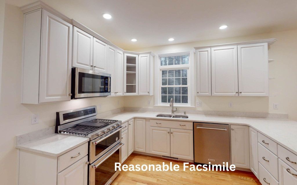 Photo of 82 Lantern Drive, Sandown, NH 03873 (MLS # 5081173)