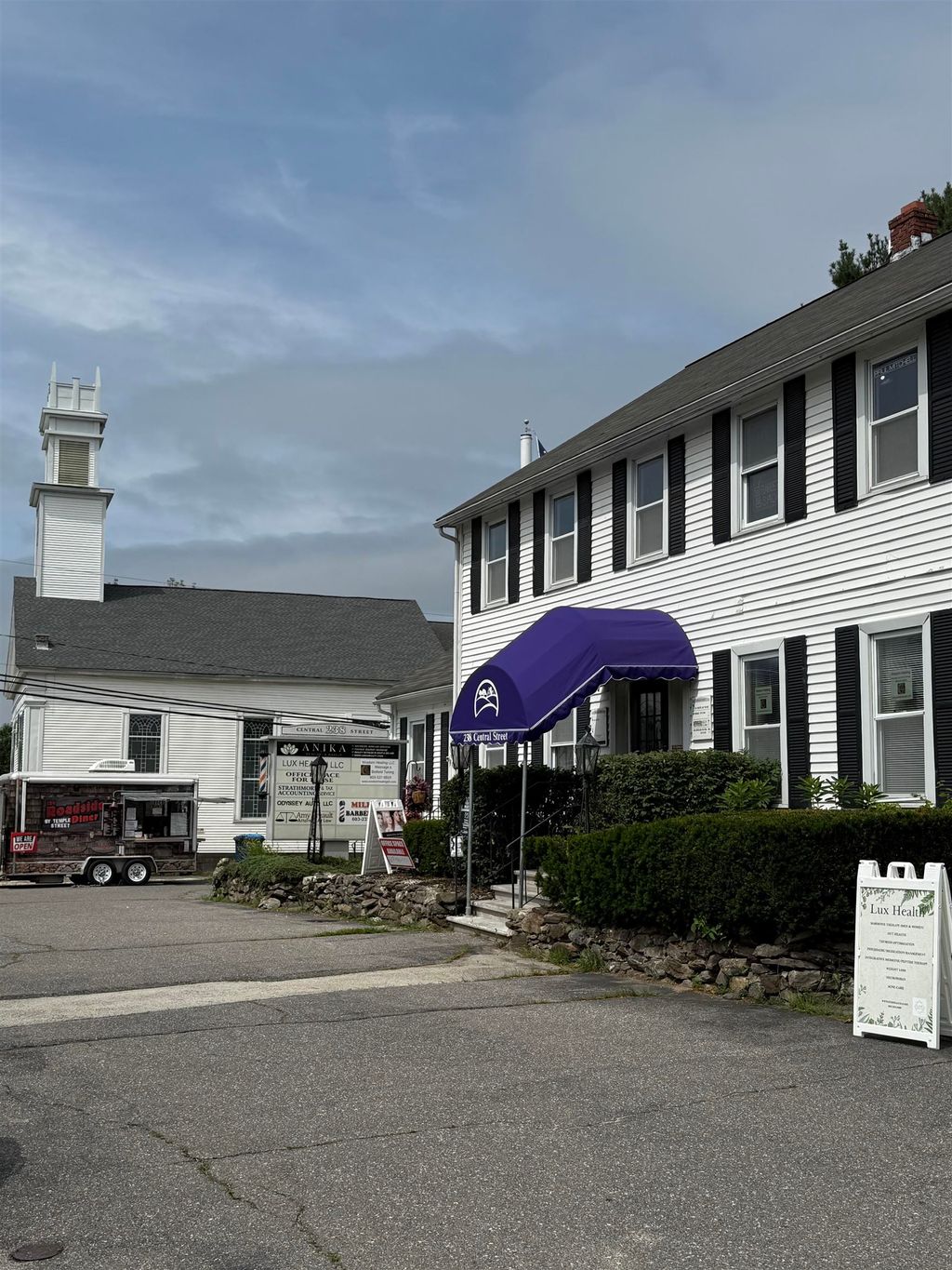 Photo of 238 Central Street, Hudson, NH 03051 (MLS # 5053725)