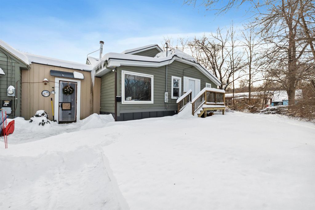 Photo of 11 Putnam Road, Newport, NH 03773 (MLS # 5075949)