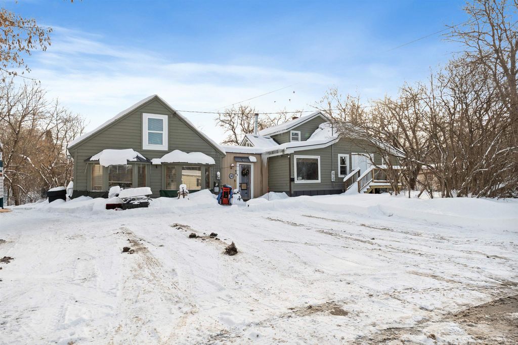 Photo of 11 Putnam Road, Newport, NH 03773 (MLS # 5075949)