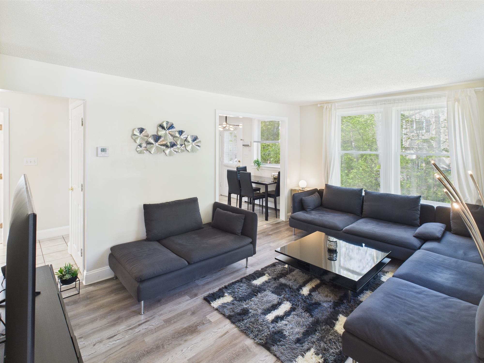 8 Lincoln Drive B