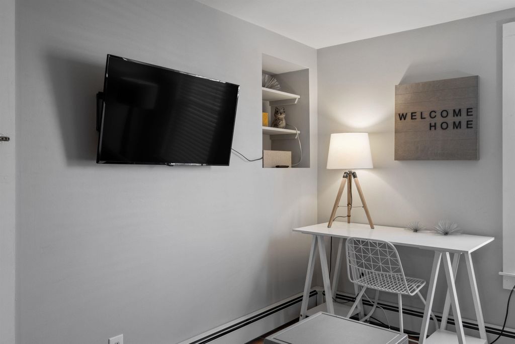 Photo of 526 Hevey Street #4, Manchester, NH 03102 (MLS # 5056832)