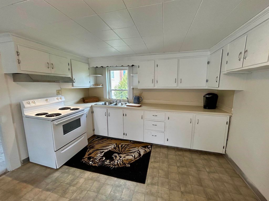 Photo of 61 Silver Street #B, Dover, NH 03820 (MLS # 5081815)