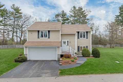 Photo of 12 Fitzpatrick Circle, Nashua, NH 03063 (MLS # 5086360)