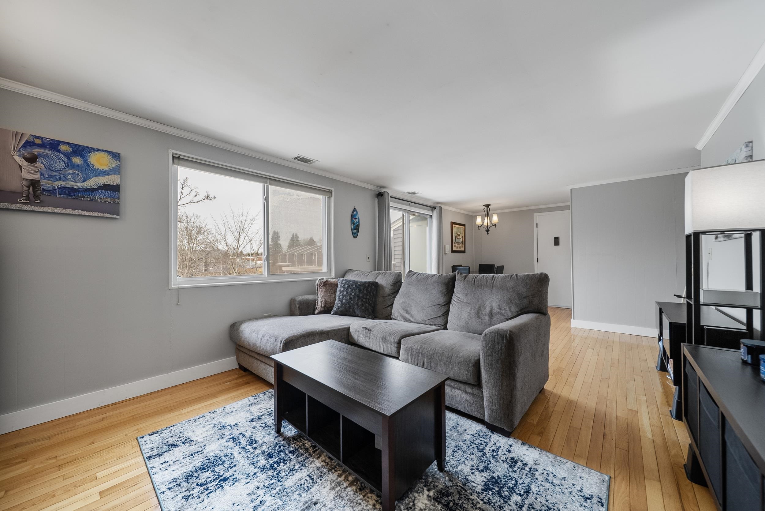 24 Seabury Avenue 24