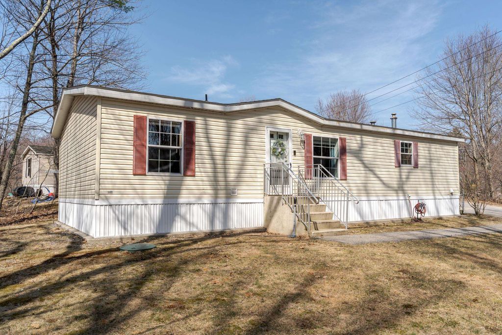 Photo of 13 Atwood Street, Rochester, NH 03820 (MLS # 5081574)