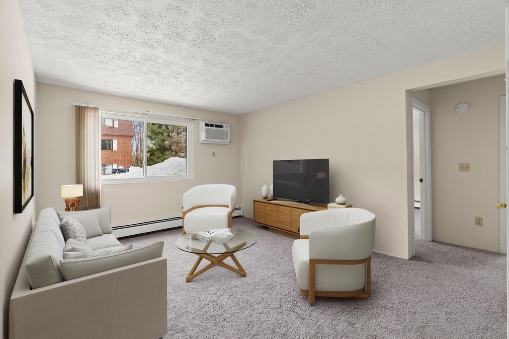 Photo of 555 Calef Road #1, Manchester, NH 03103 (MLS # 5077506)