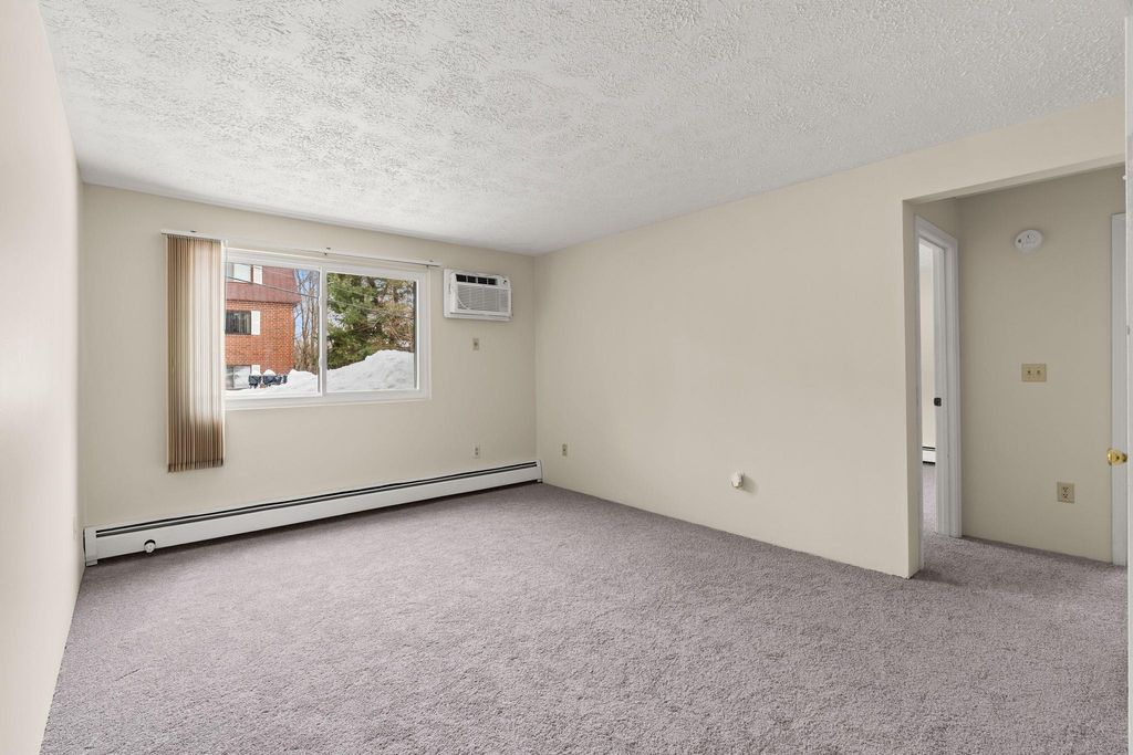 Photo of 555 Calef Road #1, Manchester, NH 03103 (MLS # 5077506)