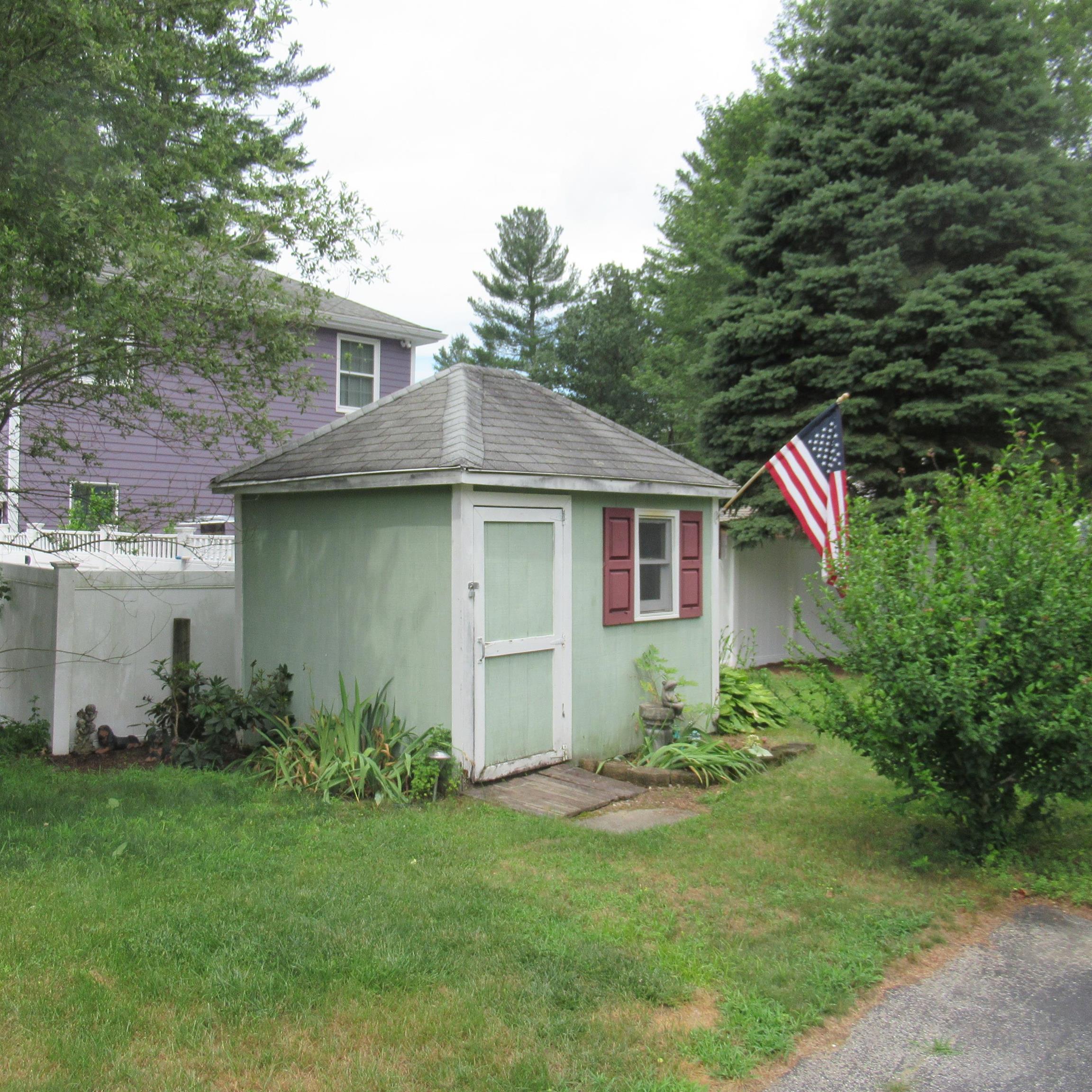 16 Eayers Pond Road