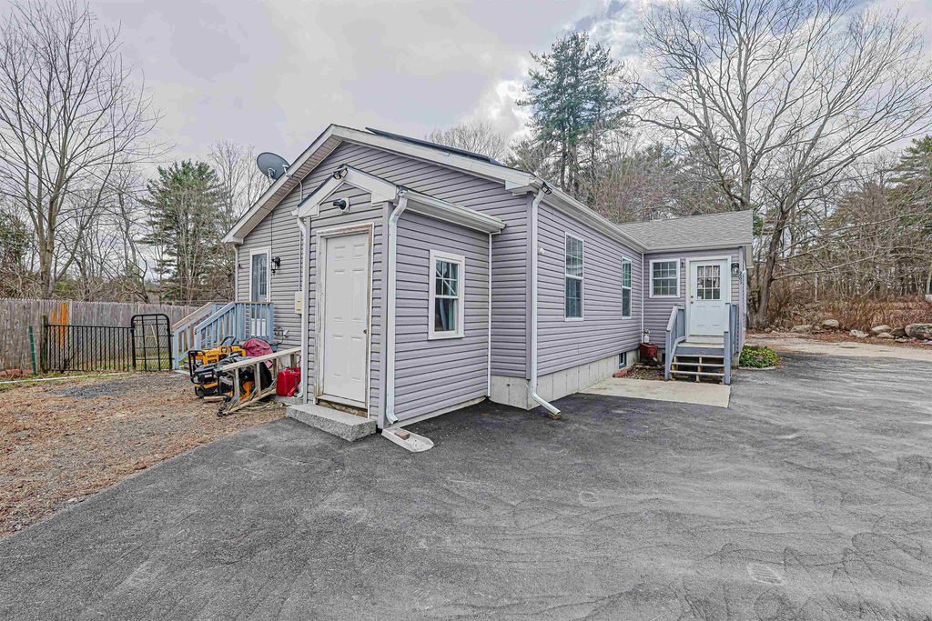 Photo of 265 Lowell Street, Rochester, NH 03867 (MLS # 5082701)
