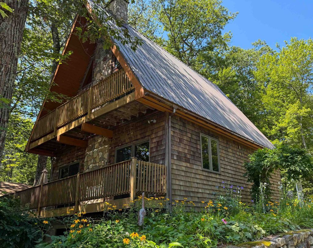 Photo of 9 Autumn Lane, Newbury, NH 03255 (MLS # 5056889)