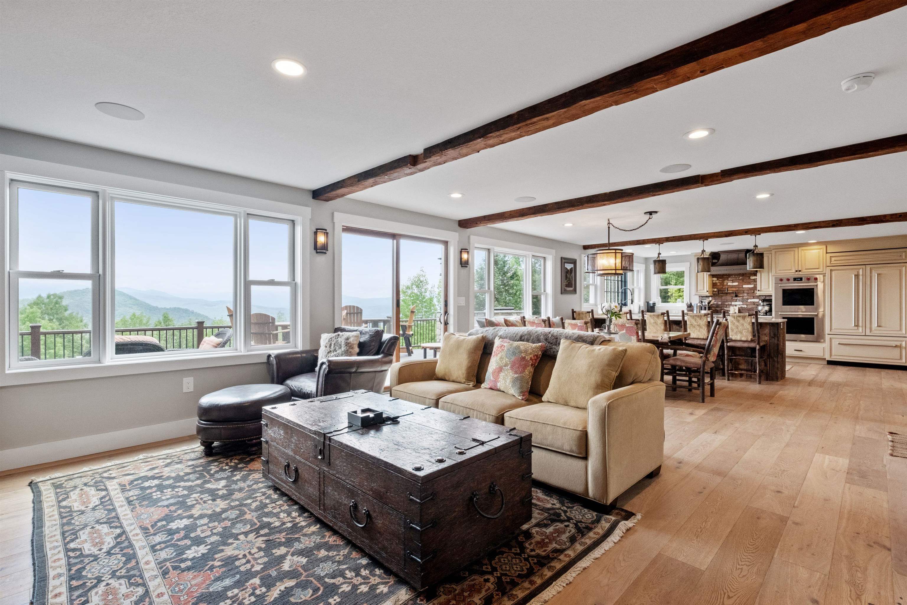 15 Glade Circle