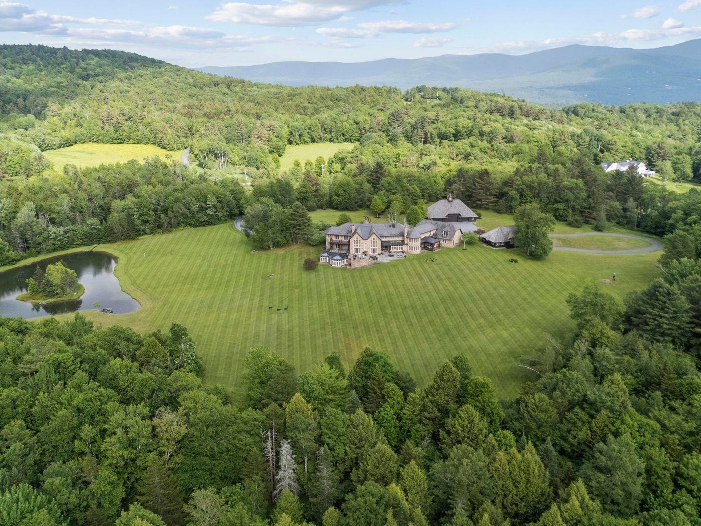 2575 Weeks Hill Road