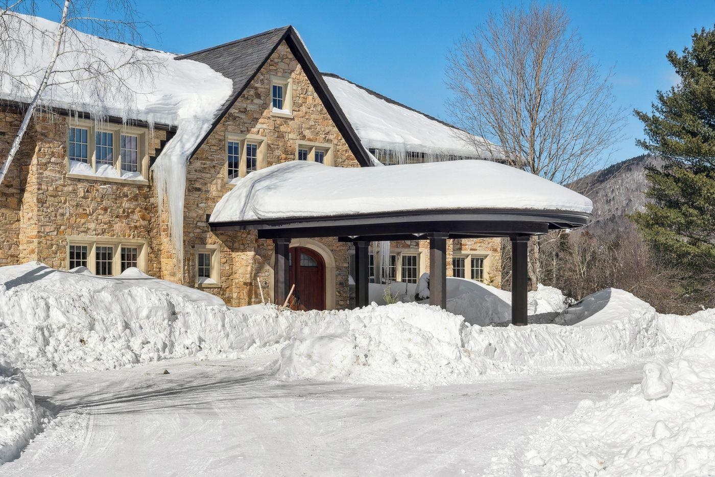 2575 Weeks Hill Road