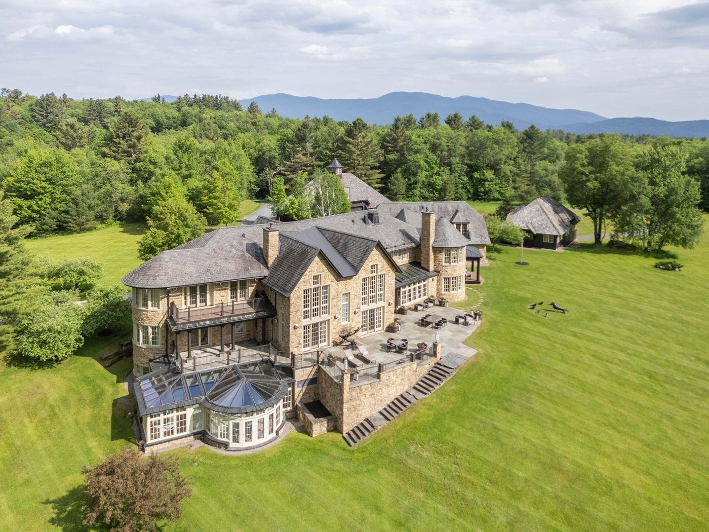2575 Weeks Hill Road