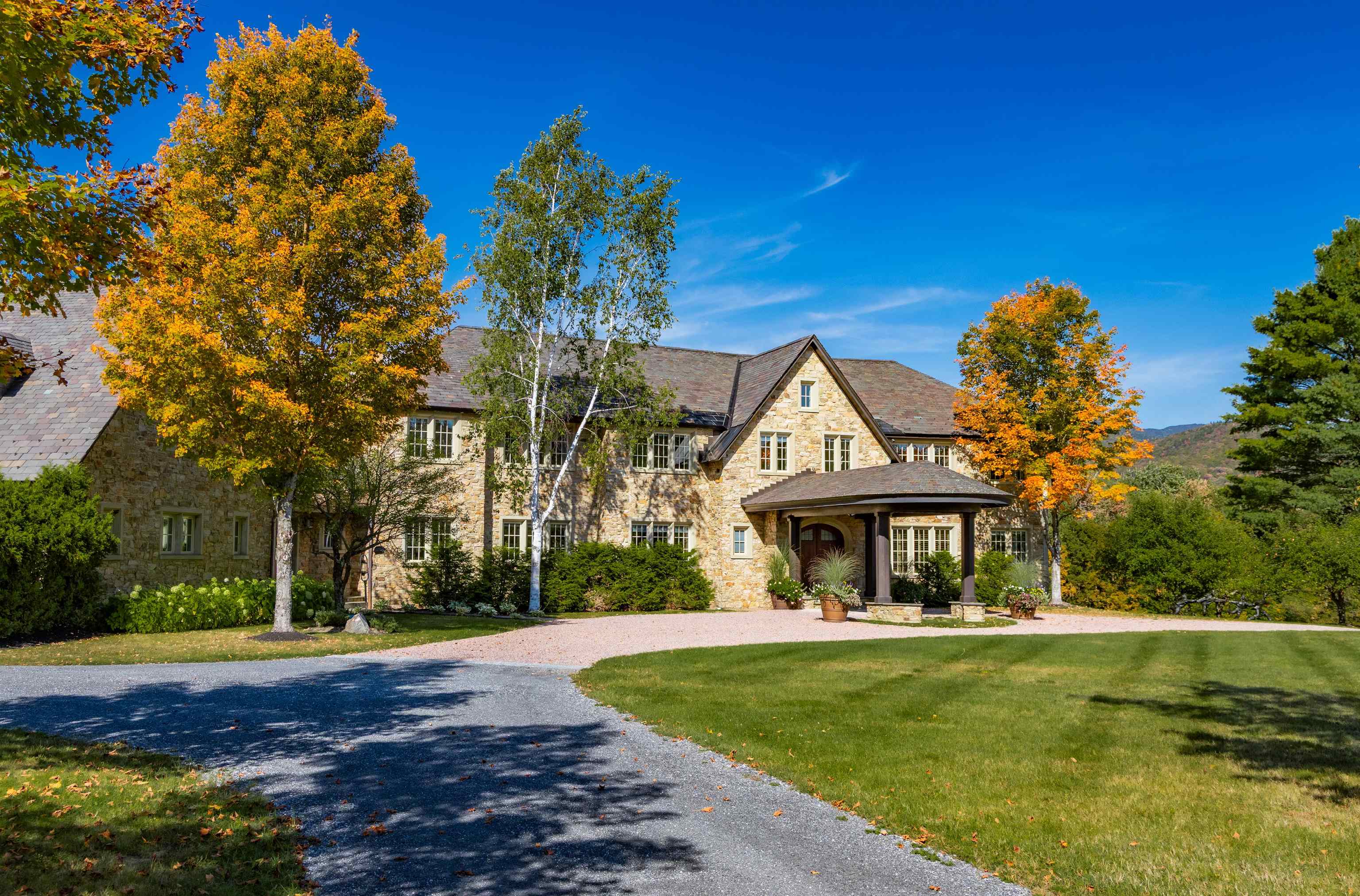 2575 Weeks Hill Road