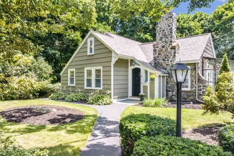 Photo of 6 Rockaway Street, Portsmouth, NH 03801 (MLS # 5071034)