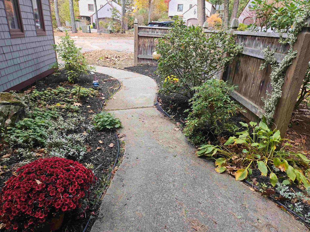 Photo of 8 Guilford Lane #27, Nashua, NH 03063 (MLS # 5066174)