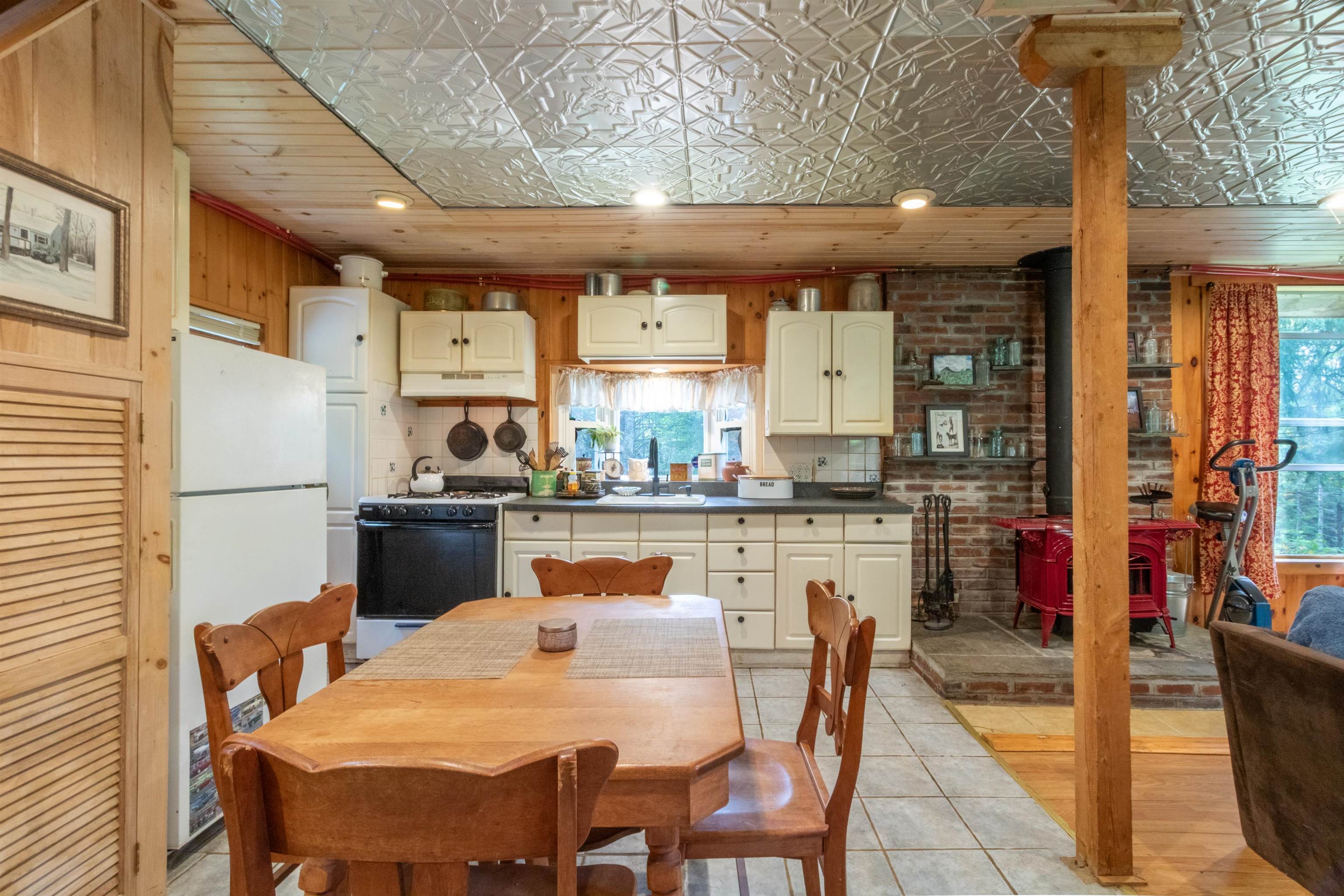 378 North Moody Hill Road