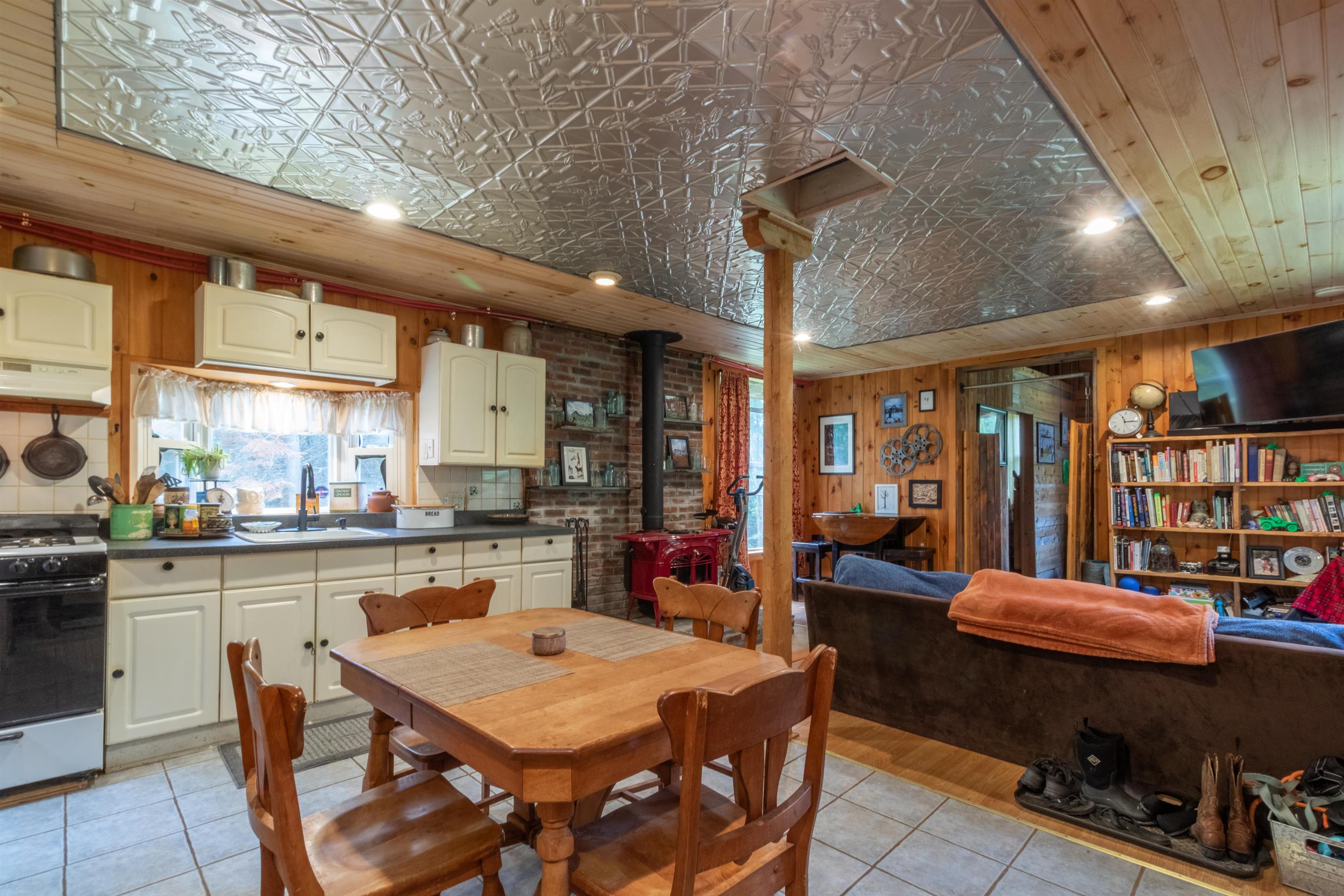 378 North Moody Hill Road