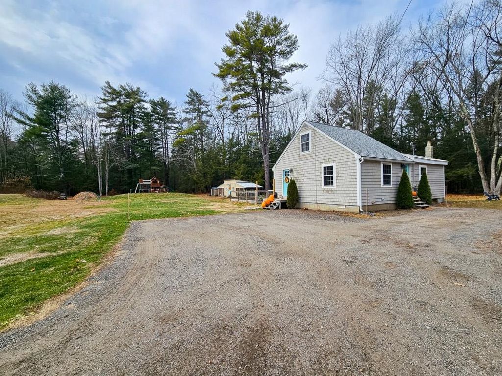 Photo of 62 Mast Road, Epping, NH 03042 (MLS # 5070700)