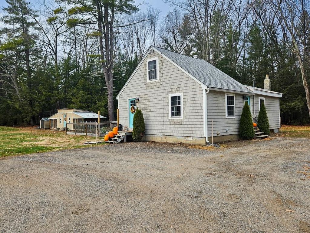 Photo of 62 Mast Road, Epping, NH 03042 (MLS # 5070700)