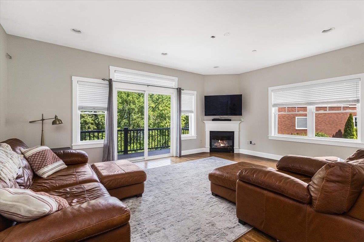 75 Riverwalk Way 2D