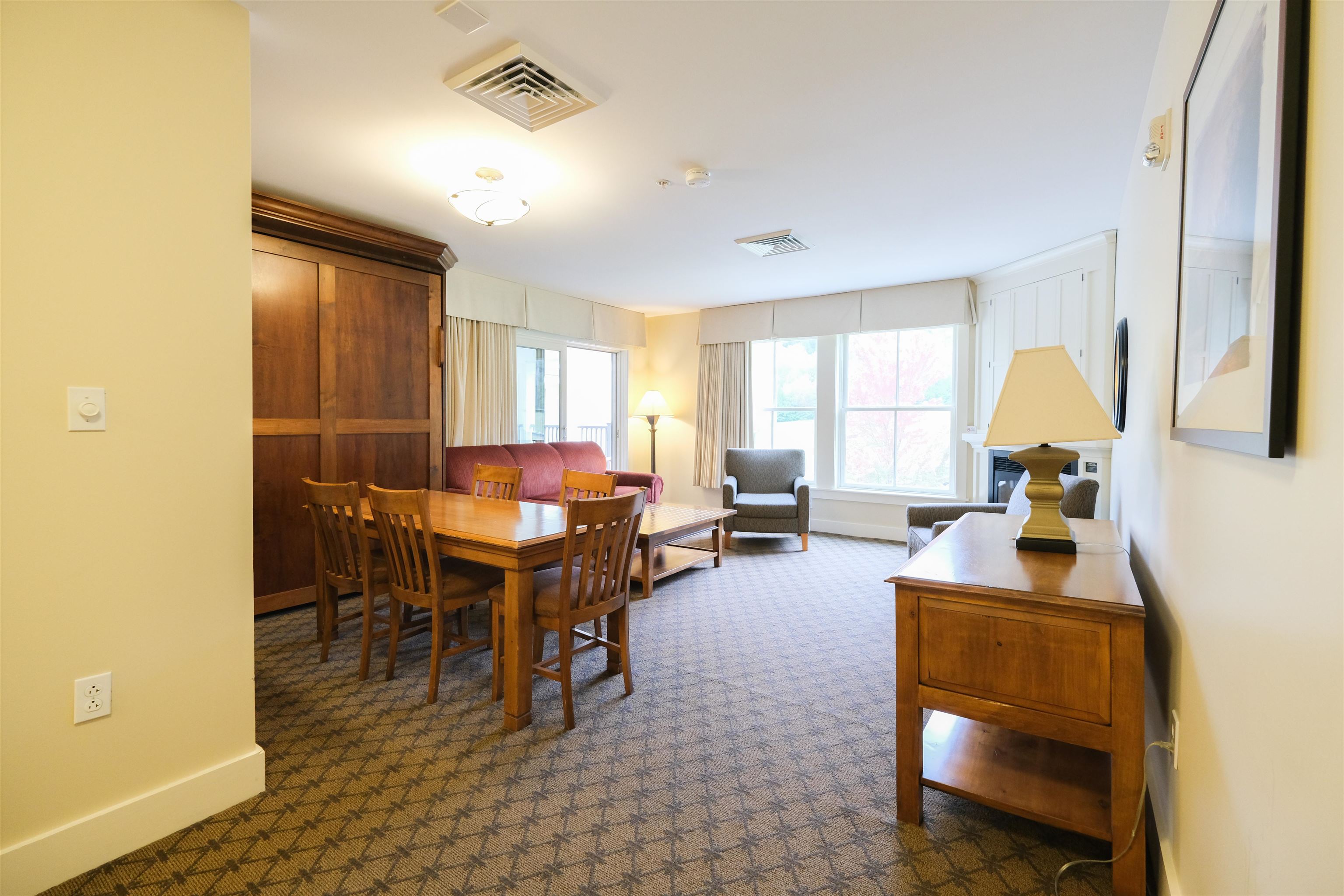 723/725 QIII Jackson Gore Adams House 723/725 QIII