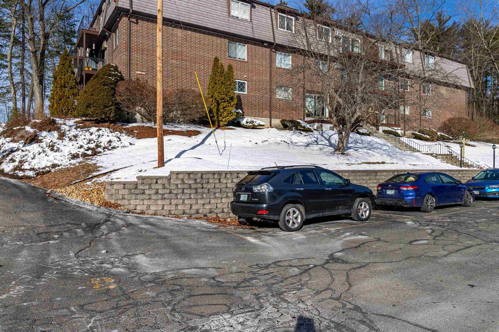 Photo of 4 Pembroke Drive #22, Derry, NH 03038 (MLS # 5072987)