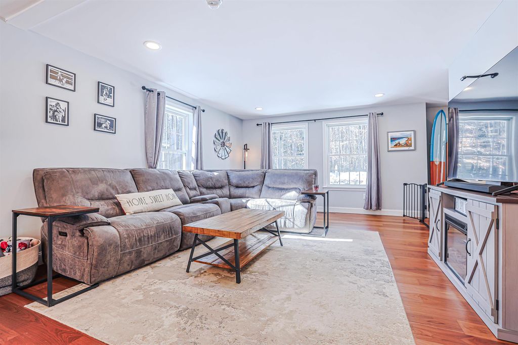 Photo of 8 poor farm Road, Brookline, NH 03033 (MLS # 5079620)