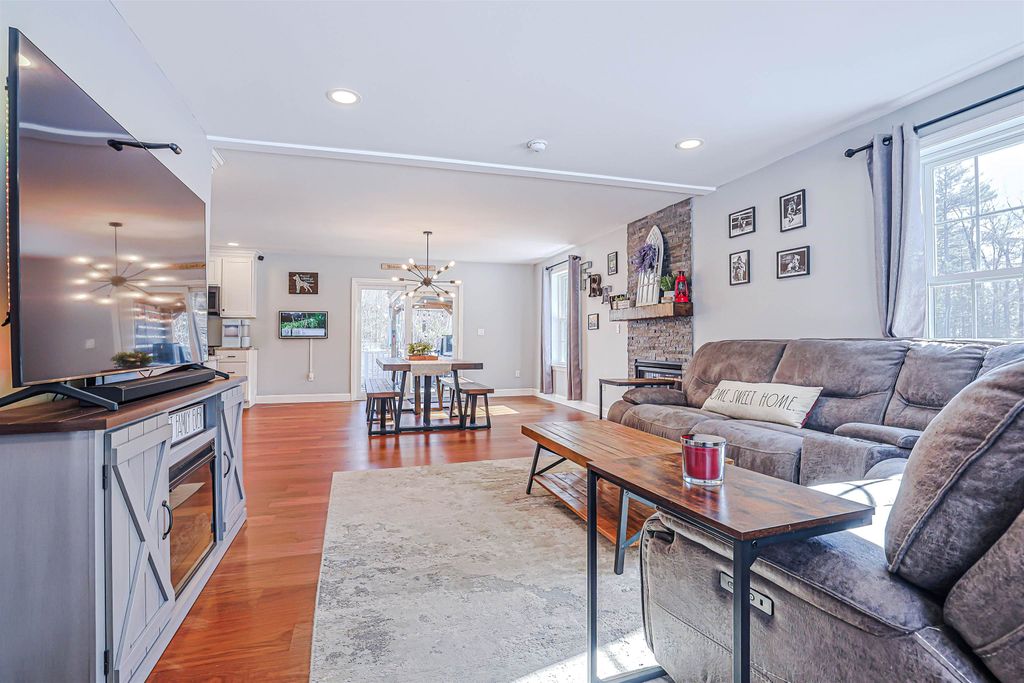 Photo of 8 poor farm Road, Brookline, NH 03033 (MLS # 5079620)