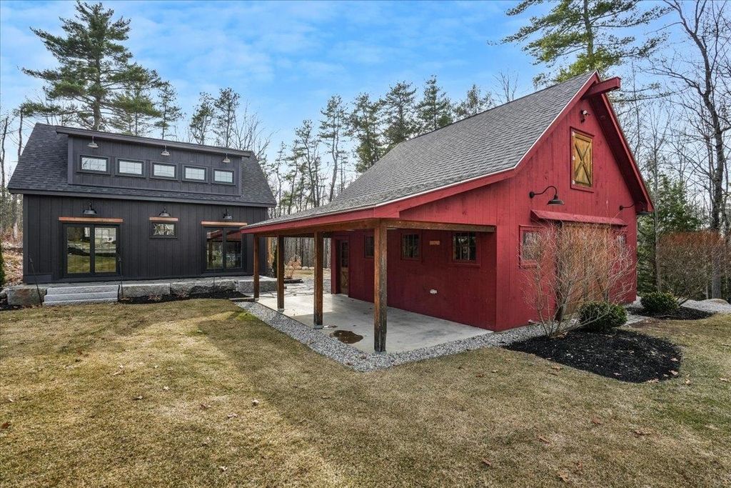 Photo of 646 Haleigh's Court, Pembroke, NH 03275 (MLS # 5082009)