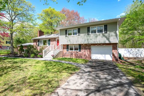 44 Keyes Hill Road Pelham NH 03076