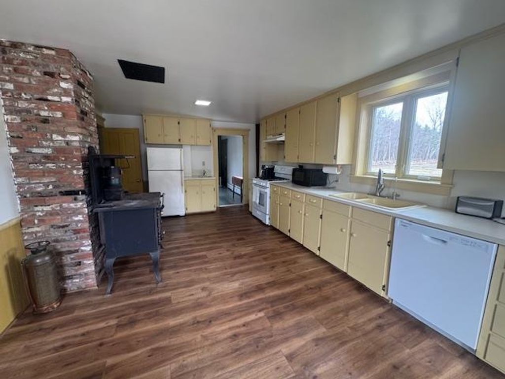 Photo of 125 Grapevine Road, Dunbarton, NH 03046 (MLS # 5083373)