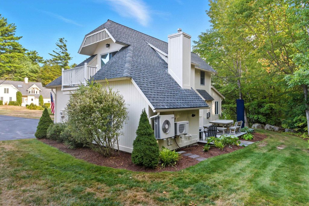 Photo of 11 Lantern Circle, Laconia, NH 03246 (MLS # 5061838)