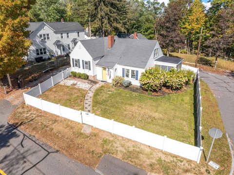 Photo of 2 Hillcrest Avenue, Nashua, NH 03064 (MLS # 5065080)