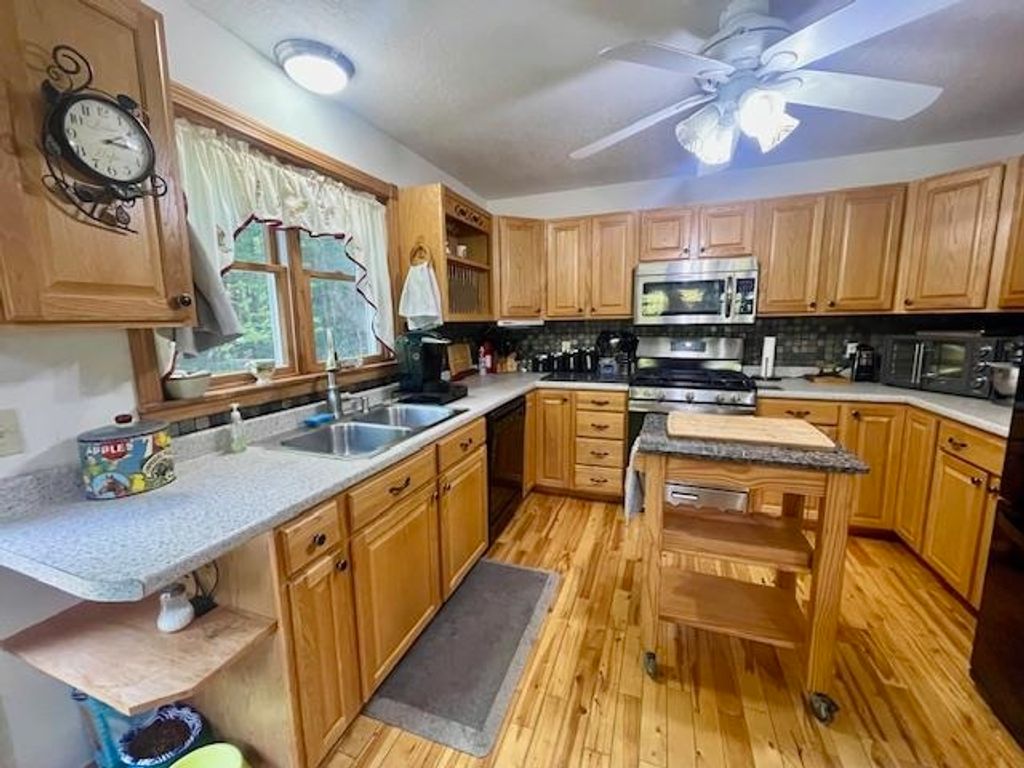 Photo of 97 Jason Avenue, Jefferson, NH 03583 (MLS # 5056125)