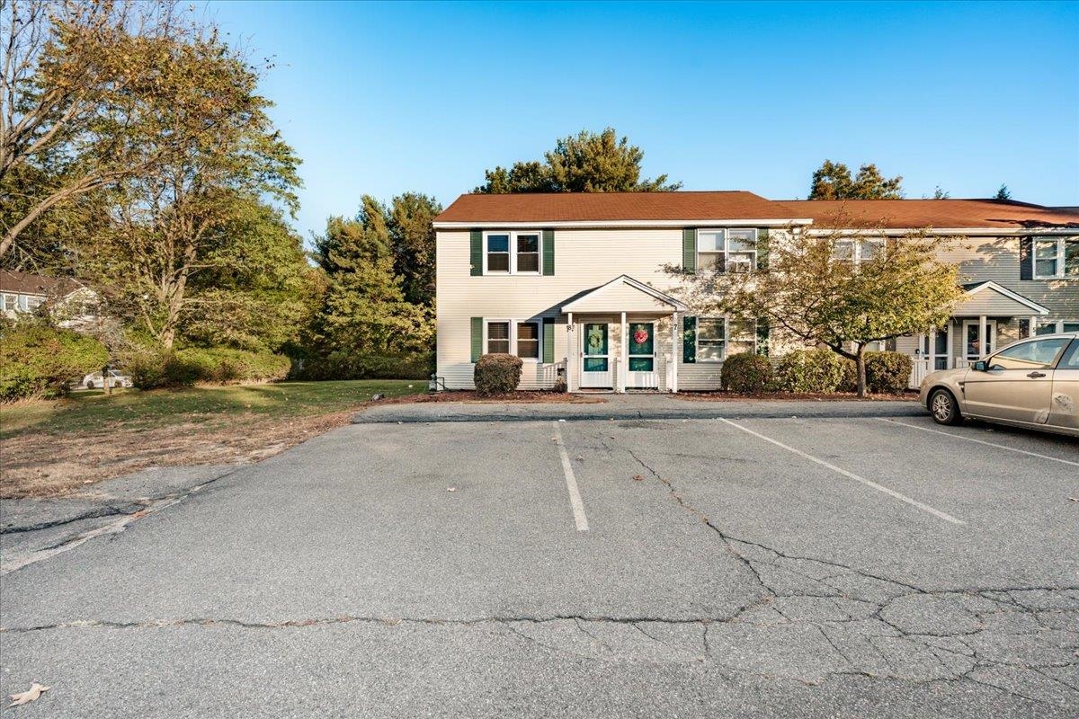 1025 S Mammoth Road 8