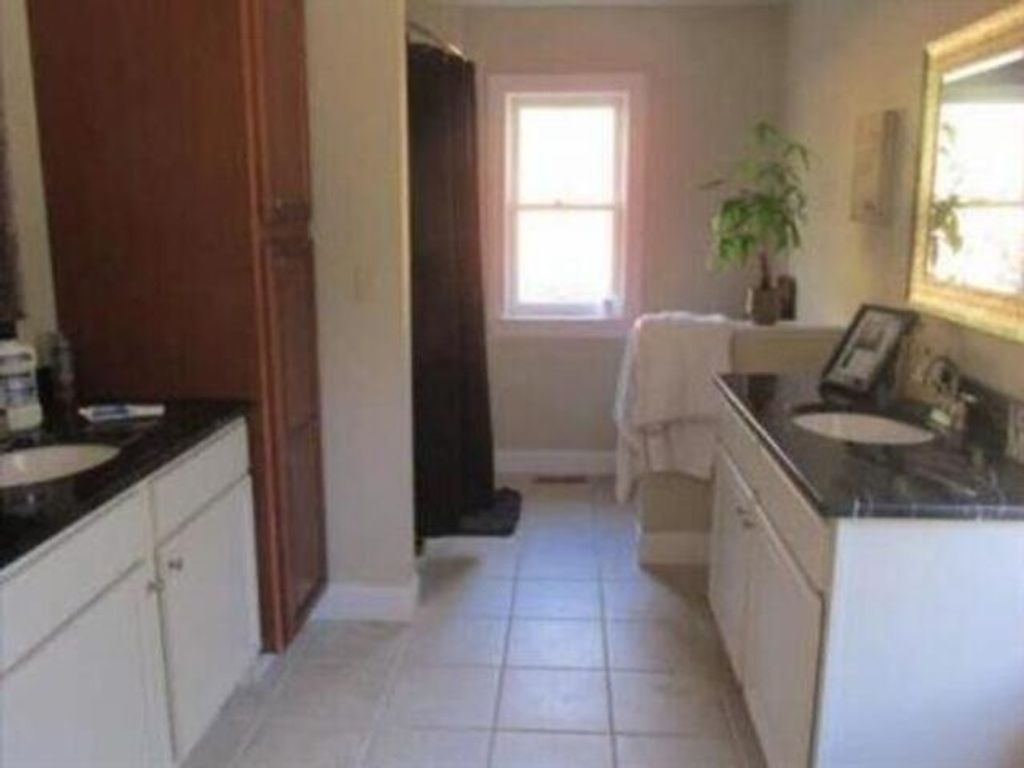 Photo of 99 Cambridge Road, Bedford, NH 03110 (MLS # 5044148)