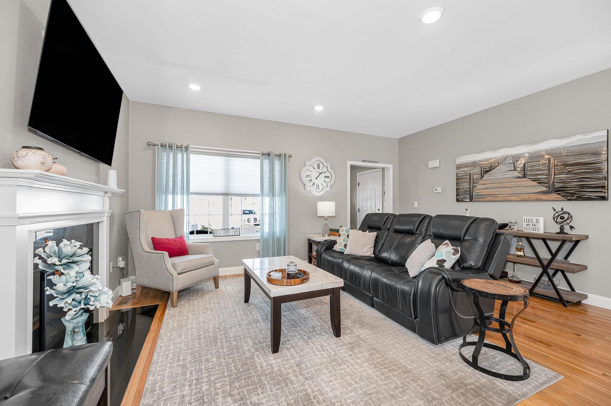 8 Crown Point Circle