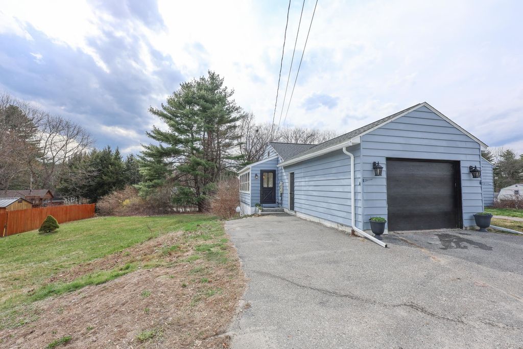 Photo of 35 Indian Ridge Road, Hopkinton, NH 03229 (MLS # 5083687)