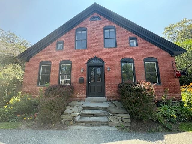 Photo 1 of 13 — 81 Central Street, Woodstock, VT 05091