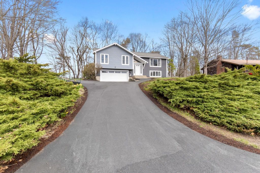 Photo of 9 Onyx Lane, Portsmouth, NH 03801 (MLS # 5084938)