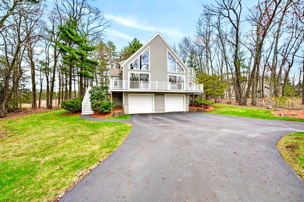 Photo of 12 Snowflake Lane, Londonderry, NH 03053 (MLS # 5084820)