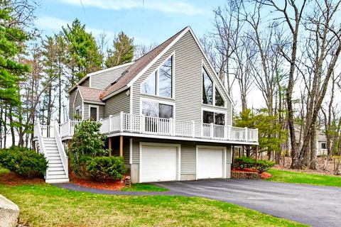 Photo of 12 Snowflake Lane, Londonderry, NH 03053 (MLS # 5084820)