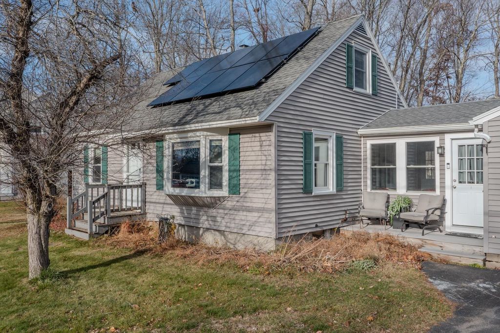 Photo of 56 Chamberlain Street, Rochester, NH 03867 (MLS # 5069929)