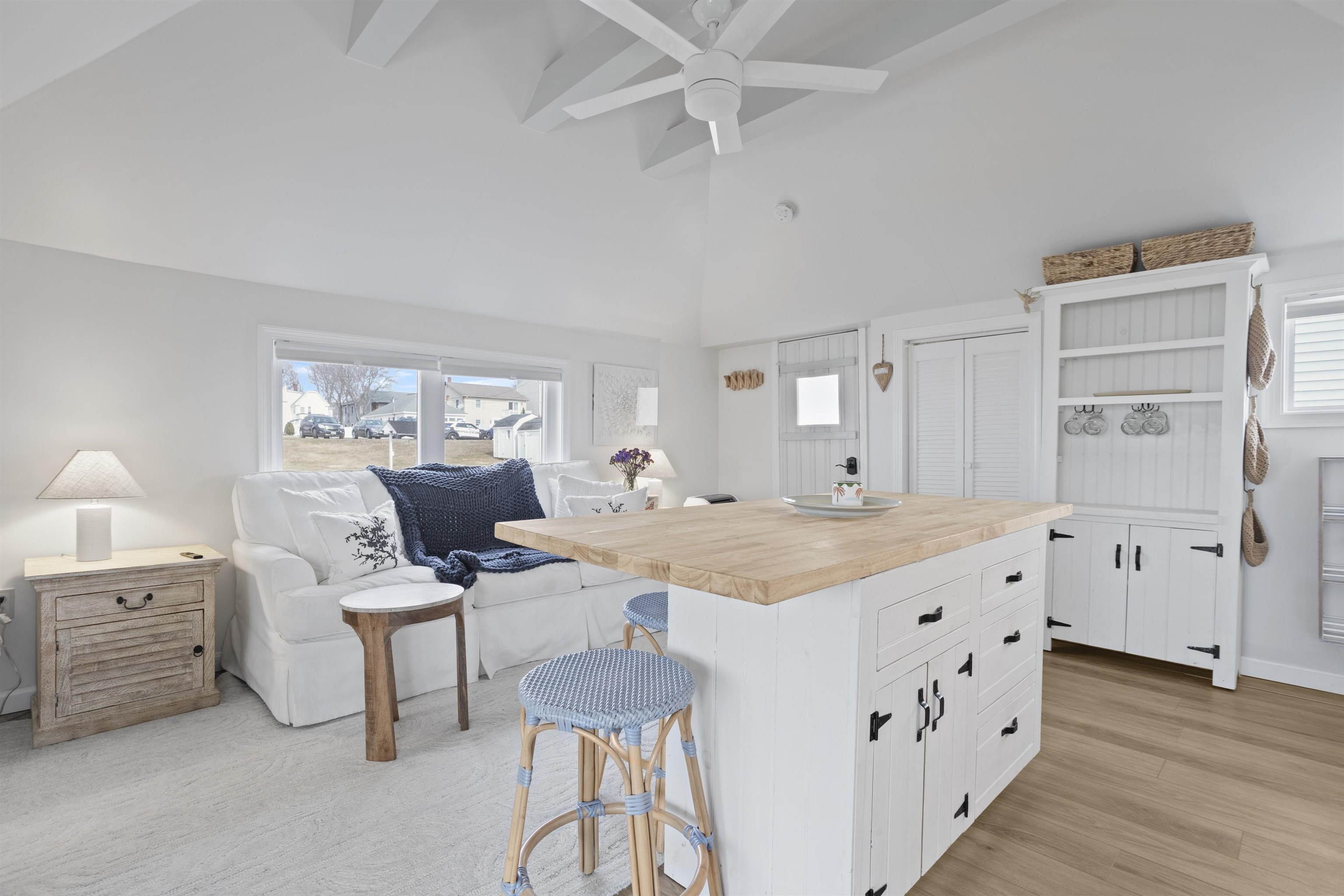 515 Winnacunnet Road 6