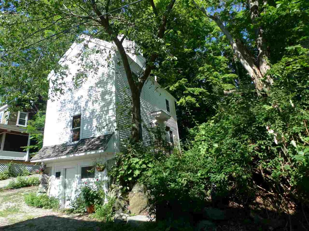 Photo of 1 Rock Street, Newmarket, NH 03857 (MLS # 5087038)